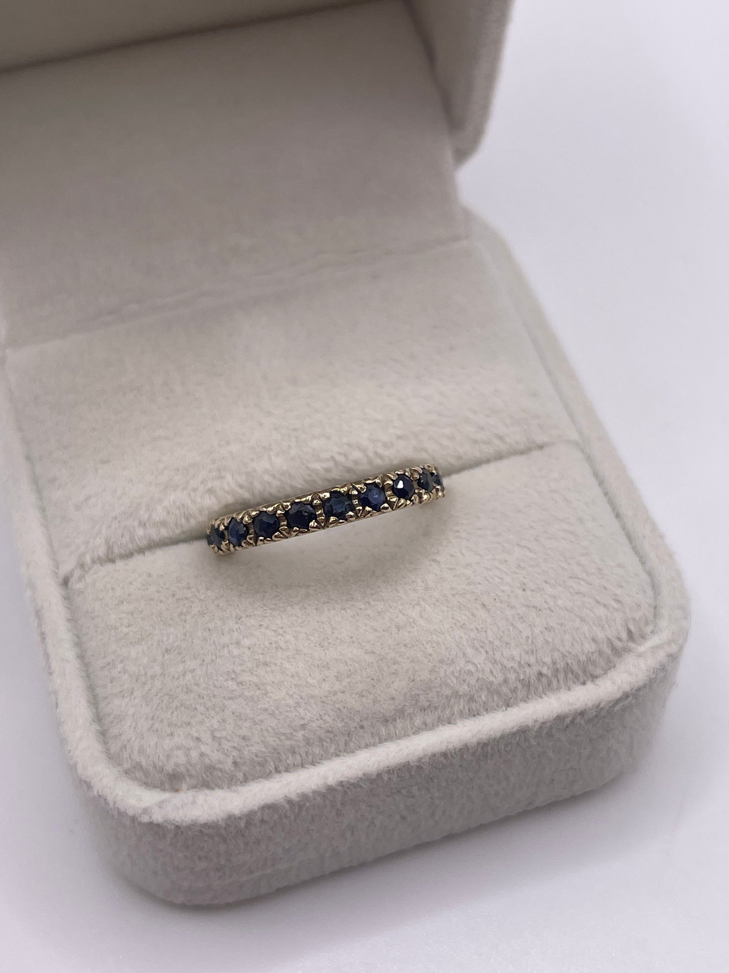 9ct gold sapphire ring
