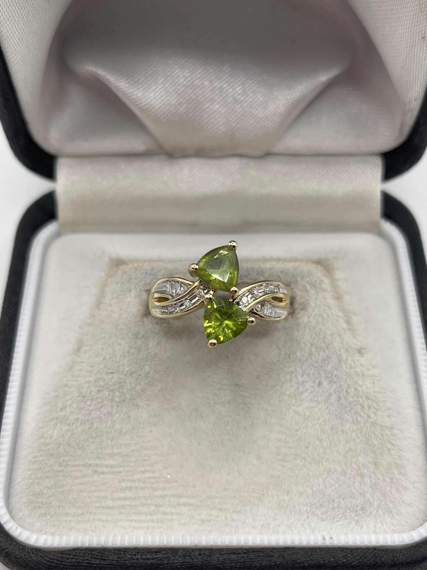 9ct gold quartz and diamond ring