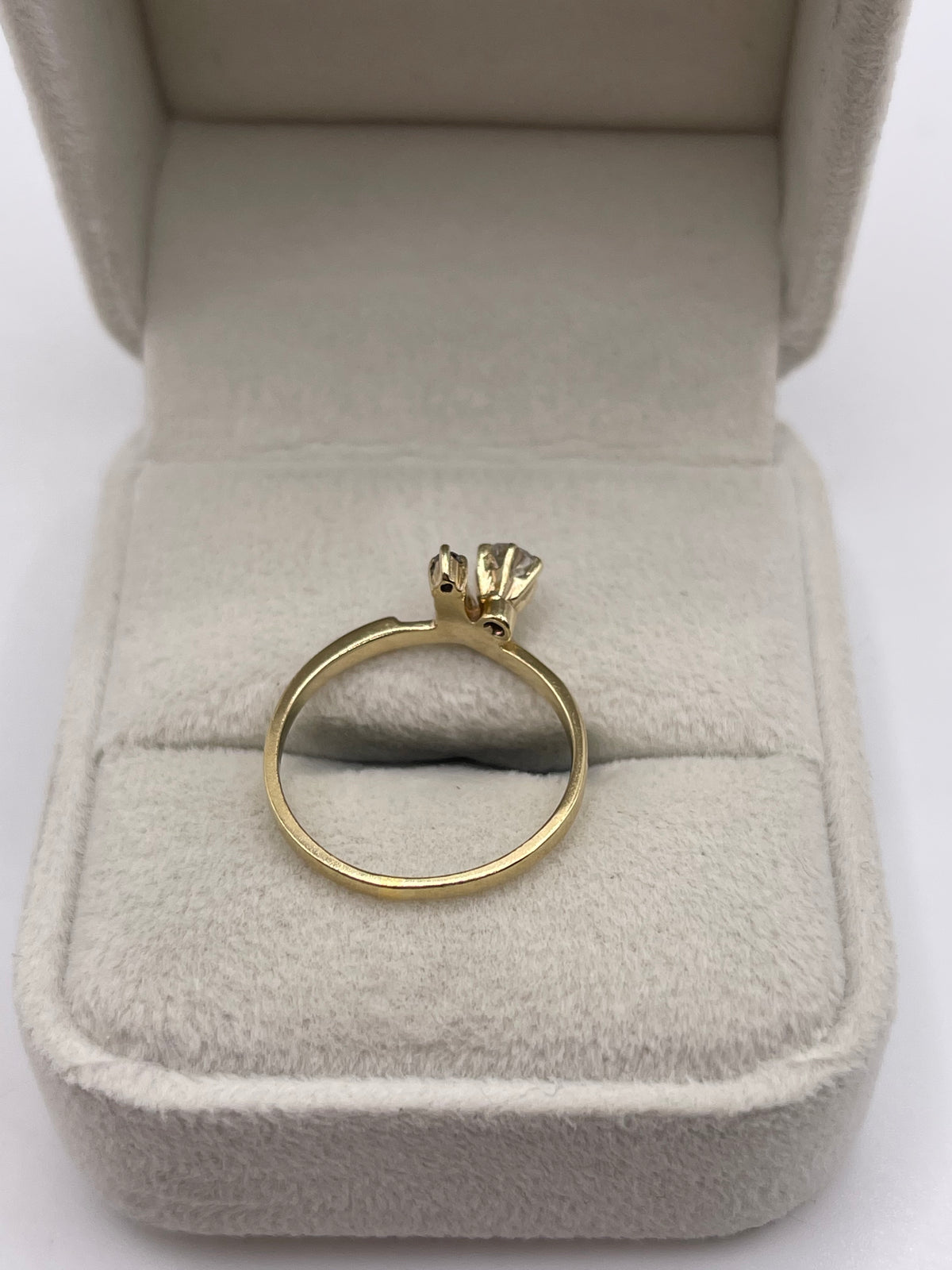 9ct gold diamond ring