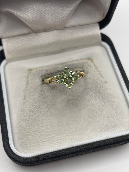 9ct gold green sapphire ring