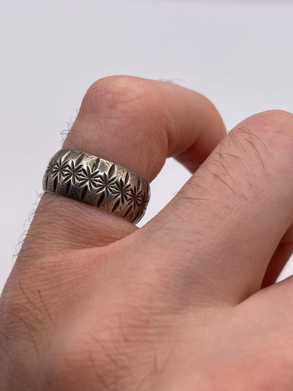 Silver engraved band