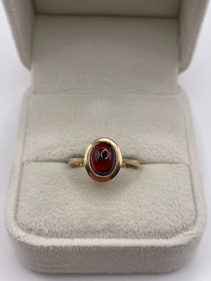 9ct gold cabochon garnet ring