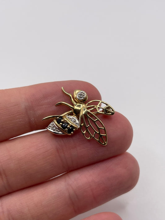 9ct gold sapphire and diamond wasp brooch