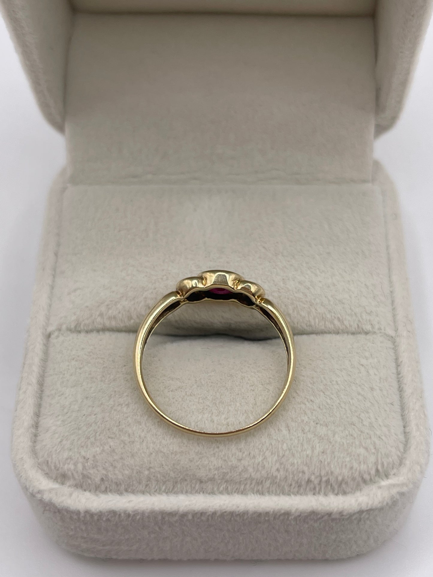 9ct gold ruby ring