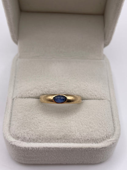 9ct gold cabochon sapphire ring