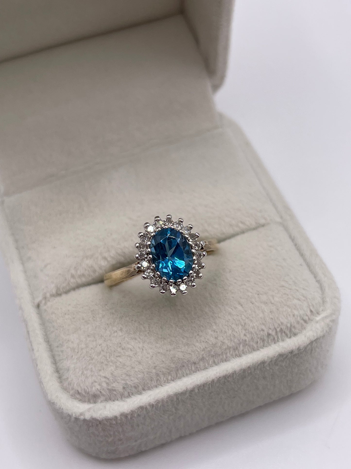 9ct gold topaz and diamond ring