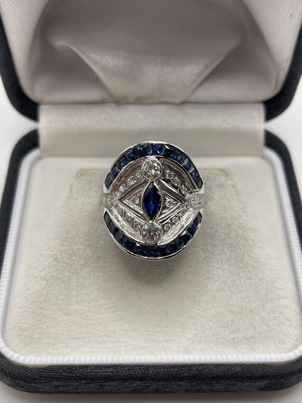 18ct white gold sapphire and diamond ring