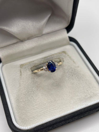 9ct gold kyanite and zircon ring