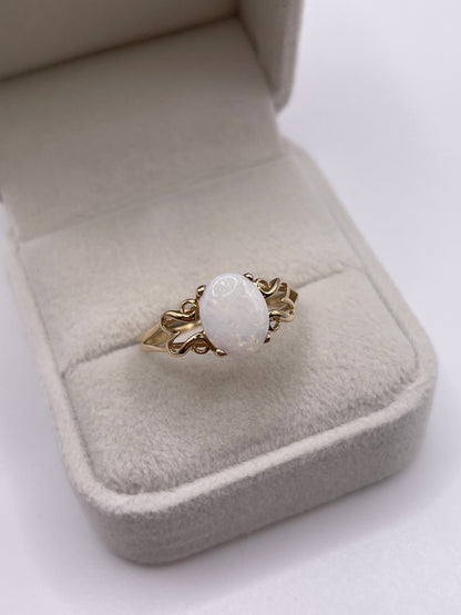 9ct gold opal ring