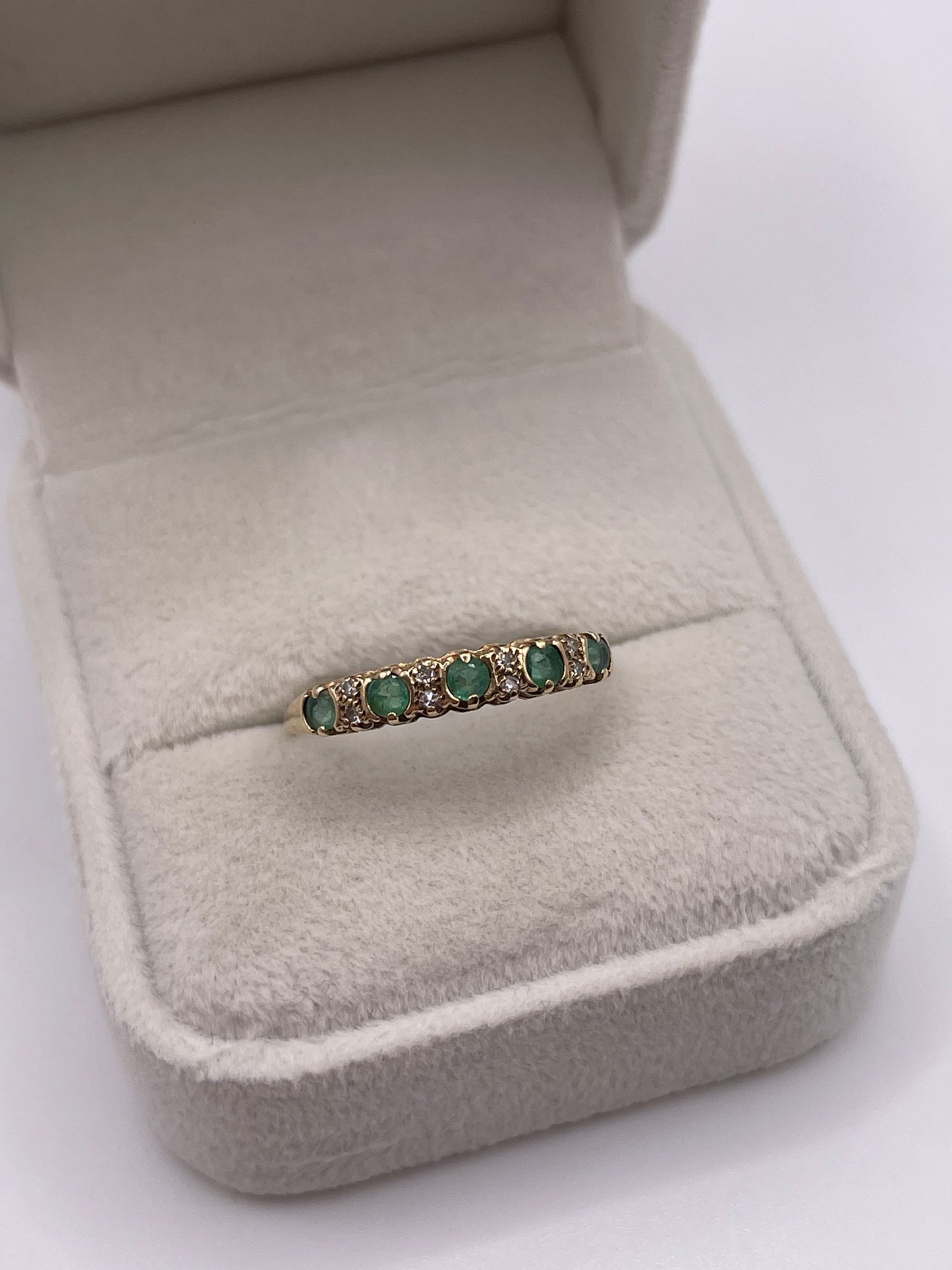 9ct gold emerald and diamond ring