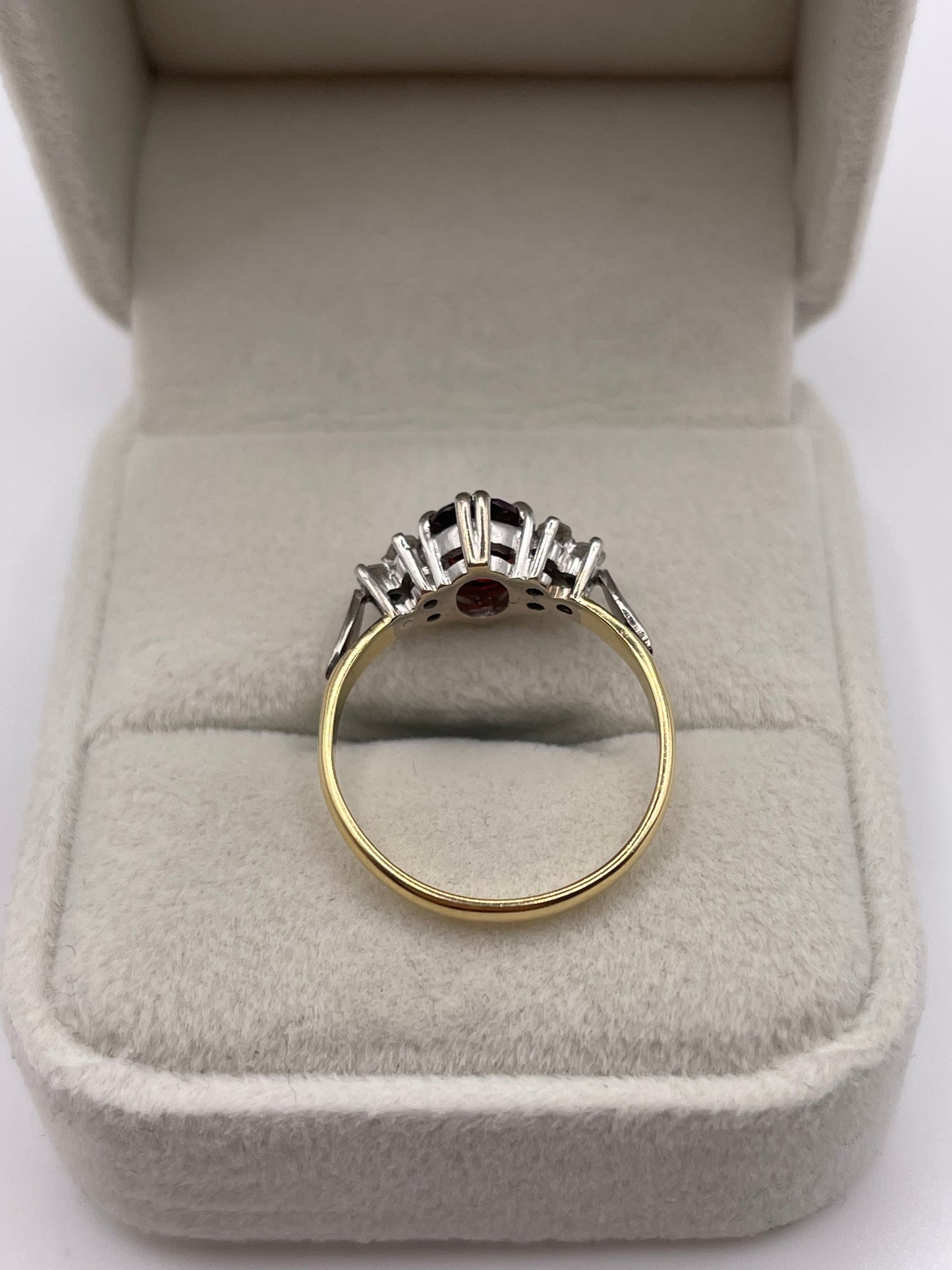 18ct gold garnet and diamond ting