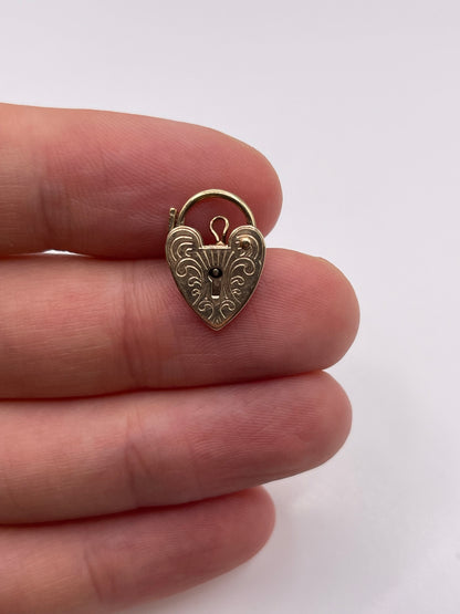 9ct gold engraved padlock 3
