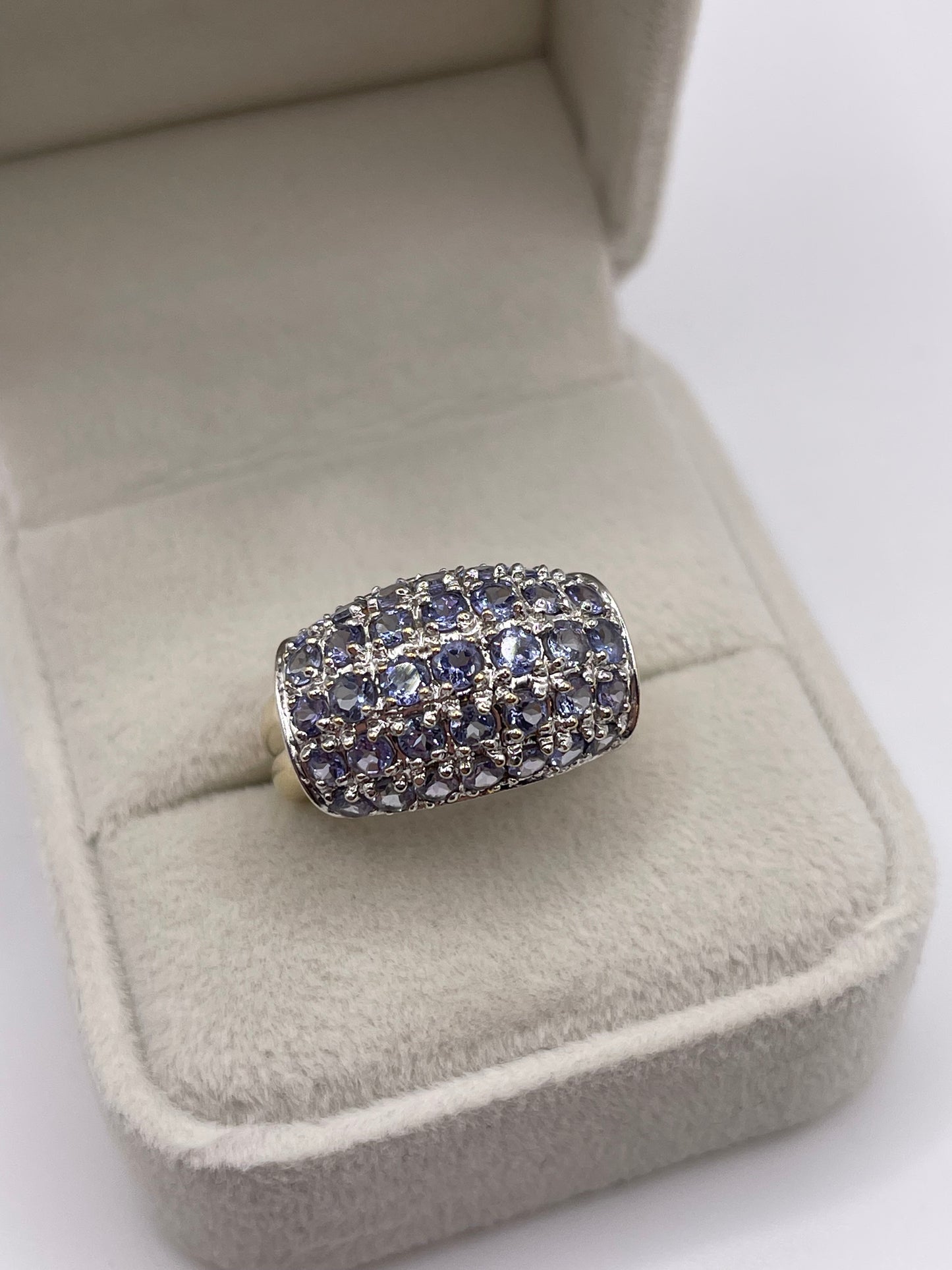 9ct gold tanzanite cluster ring