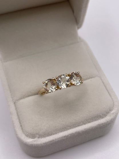 9ct gold quartz ring