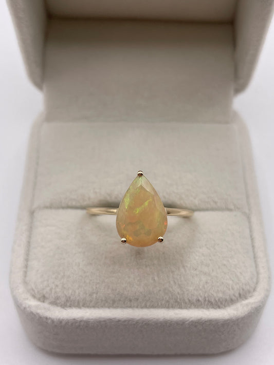 9ct gold opal ring