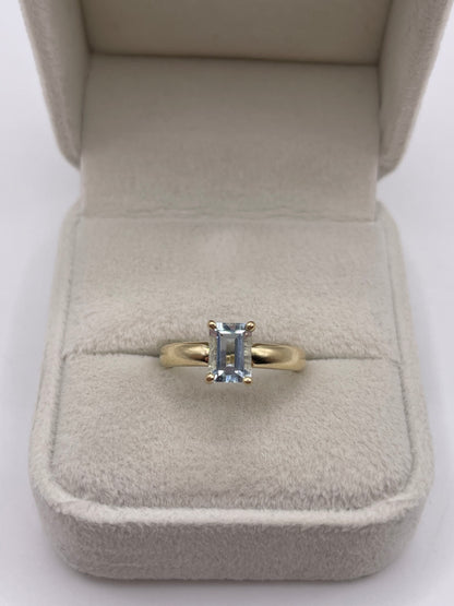 9ct gold aquamarine ring