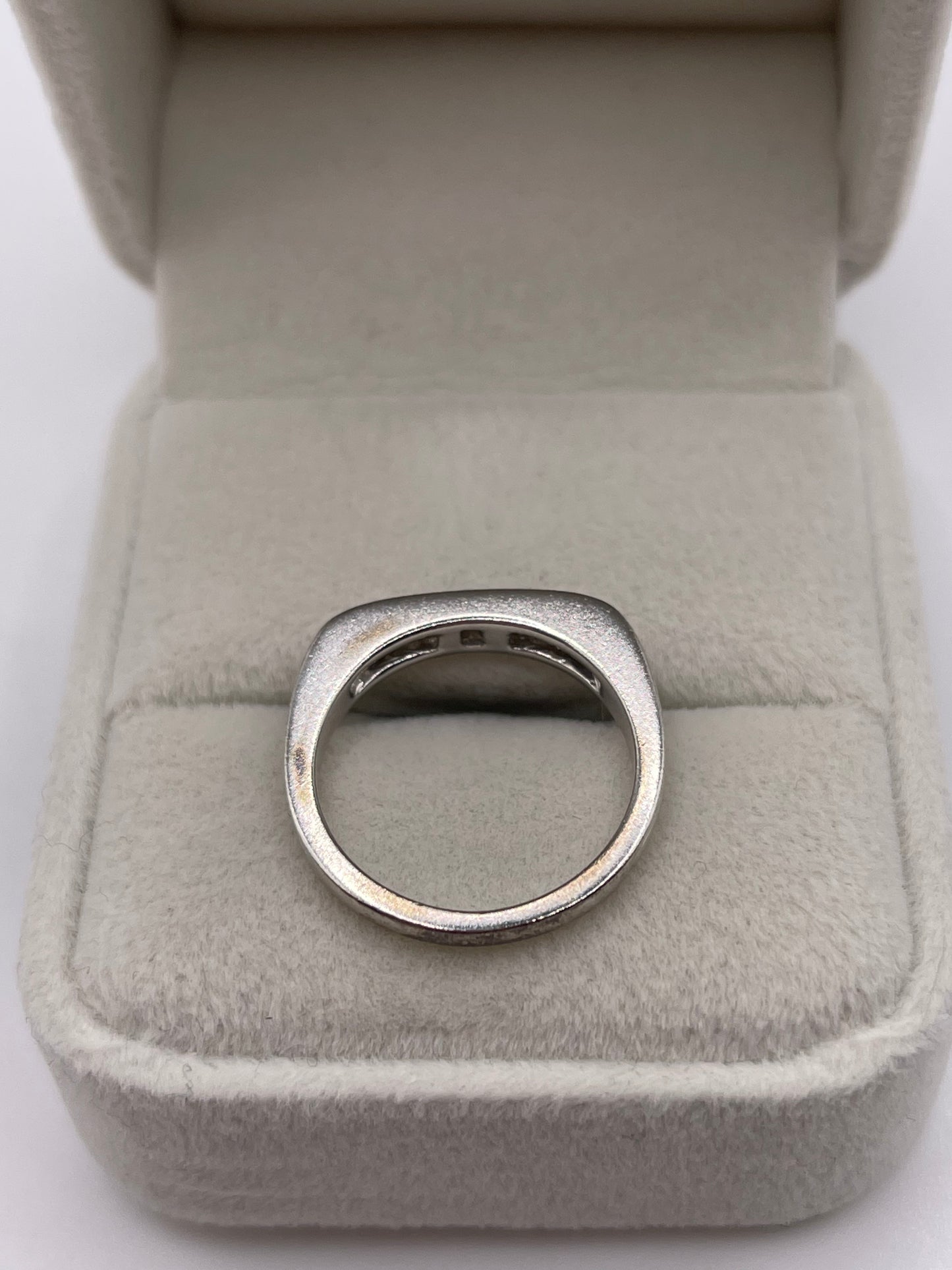 9ct white gold diamond ring