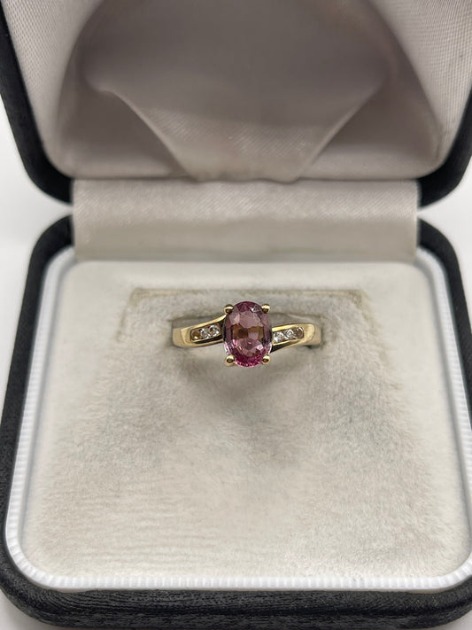 9ct gold topaz and zircon ring