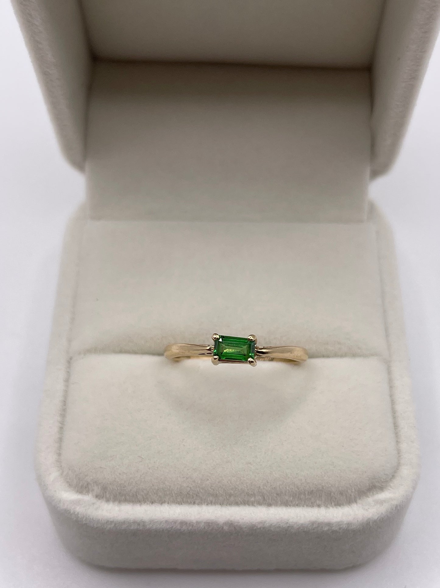 9ct gold diopside ring