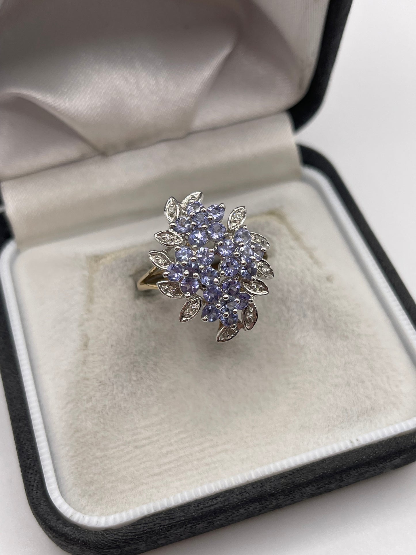 9ct gold tanzanite and diamond ring