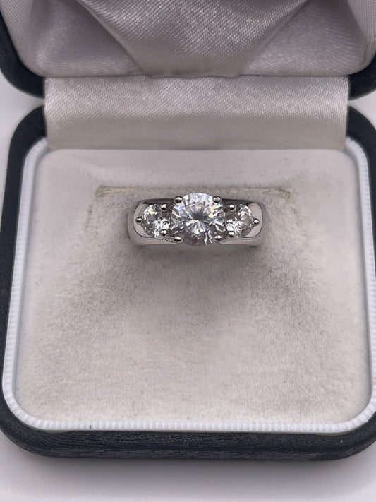 Silver cz ring