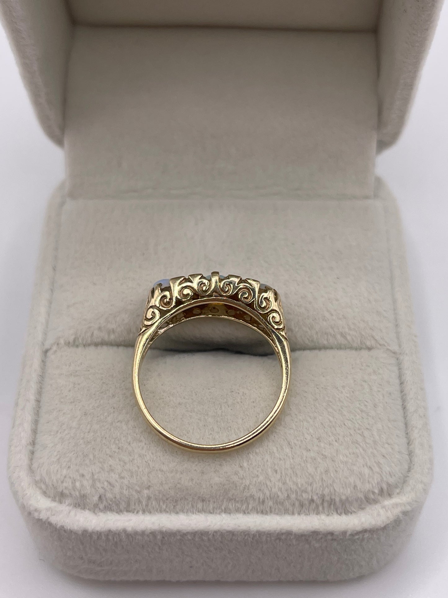9ct gold opal and diamond ring
