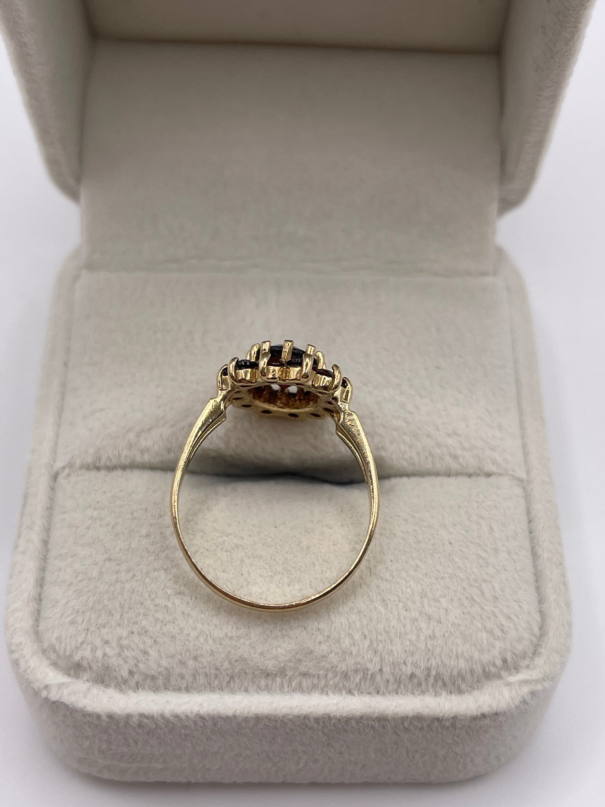 9ct gold garnet cluster ring