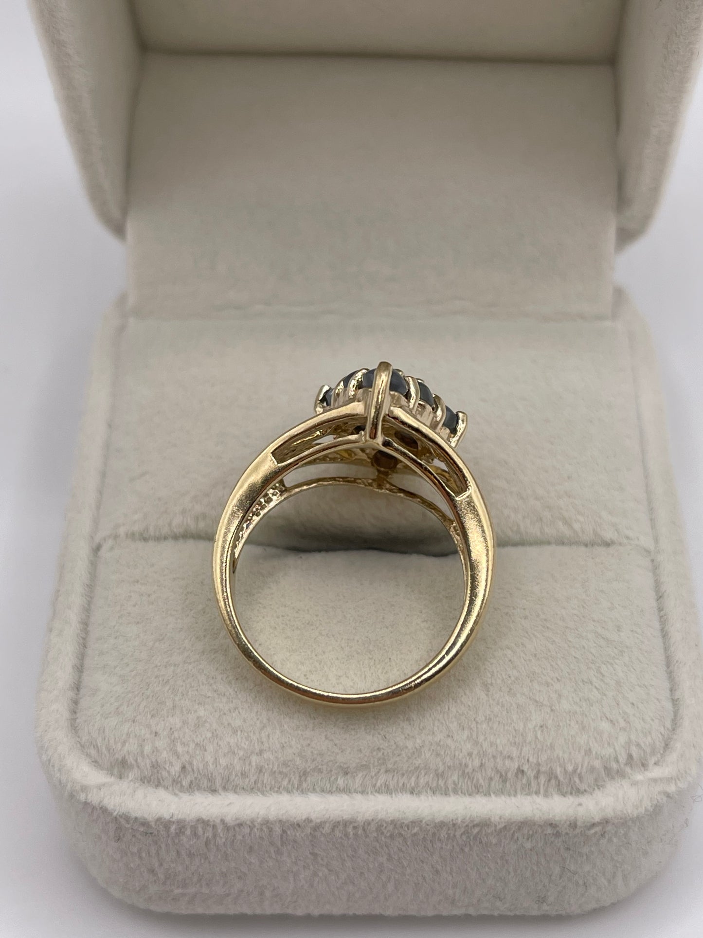 9ct gold cats eye chrysoberyl and diamond ring