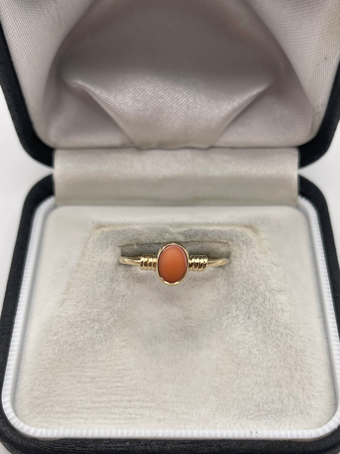 9ct gold coral ring