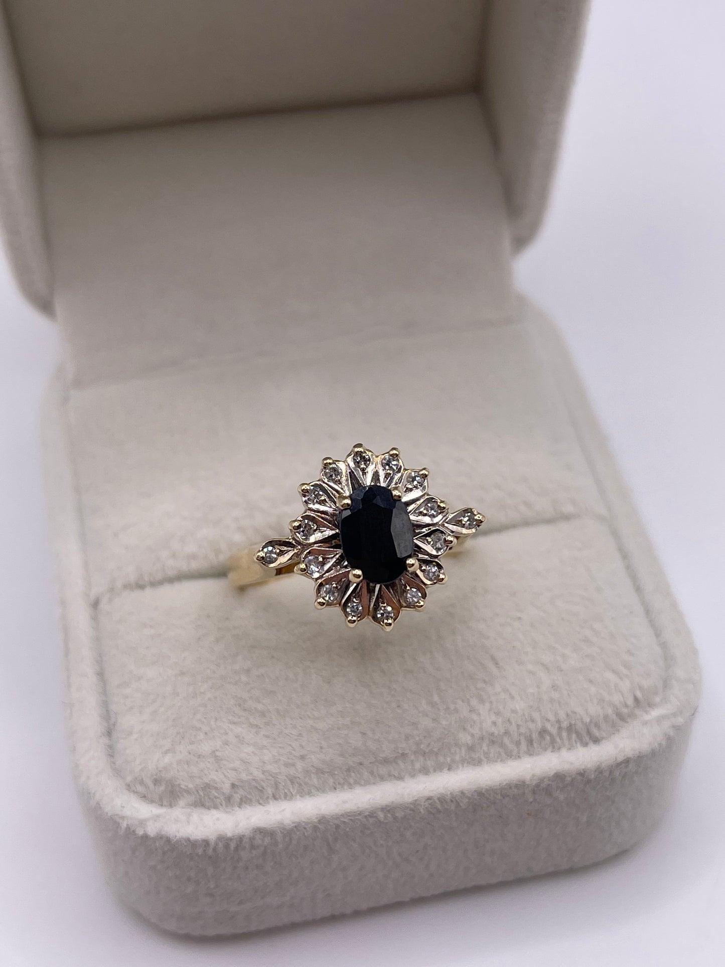9ct gold sapphire and diamond ring