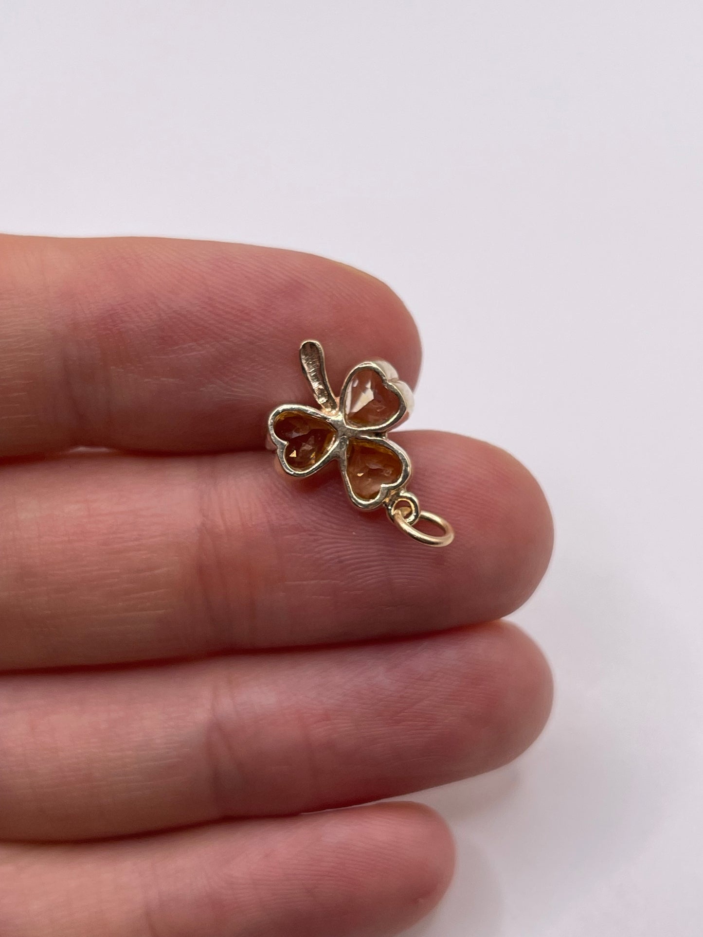 9ct gold citrine clover pendant