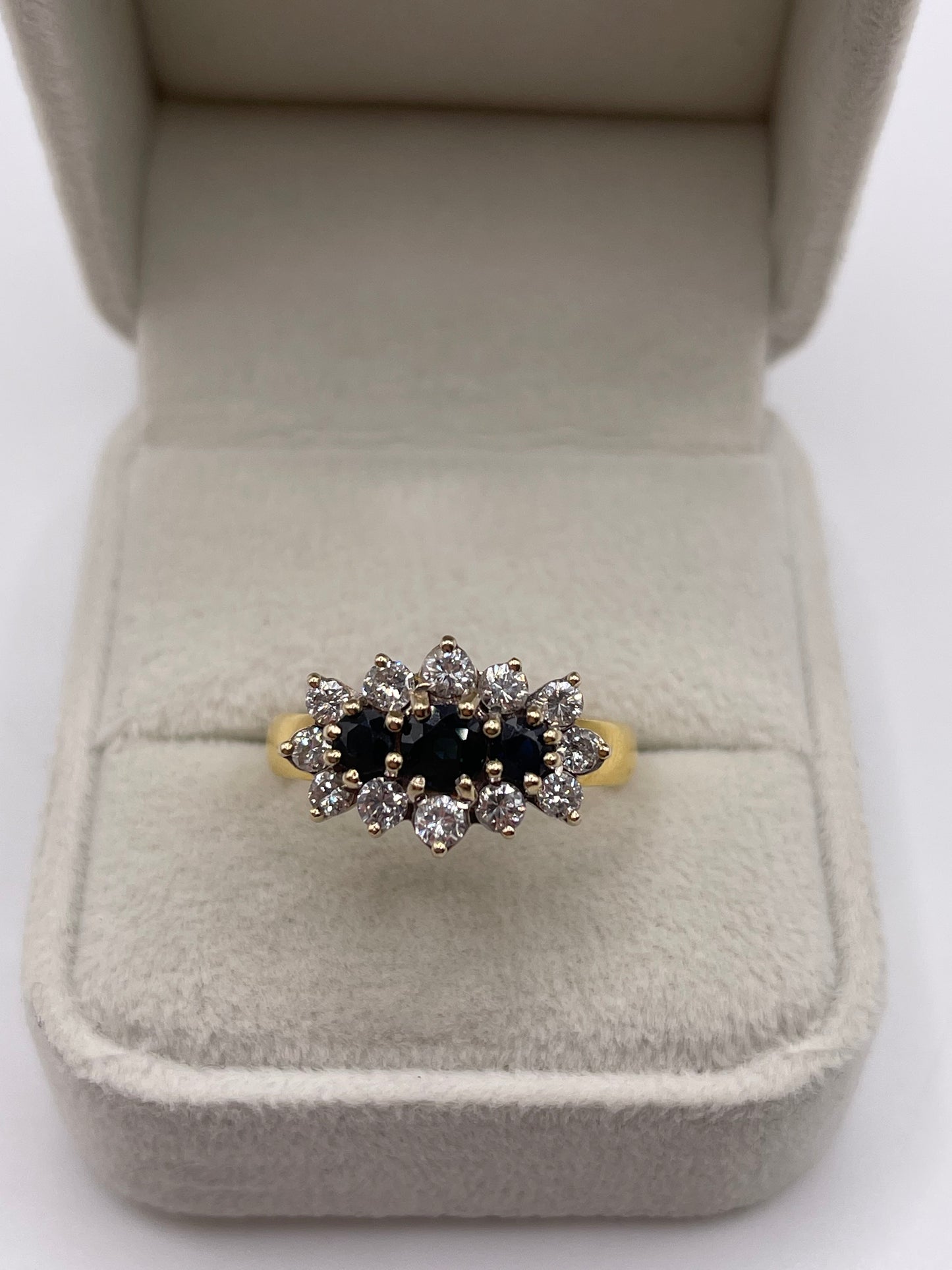 18ct gold sapphire and diamond ring