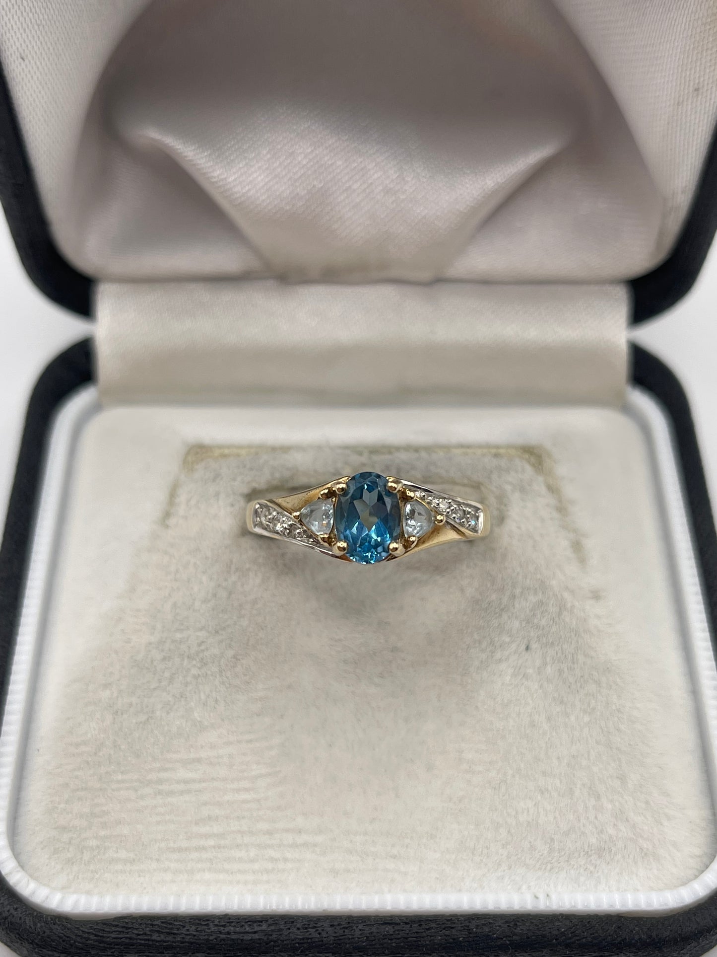 9ct gold topaz and diamond ring