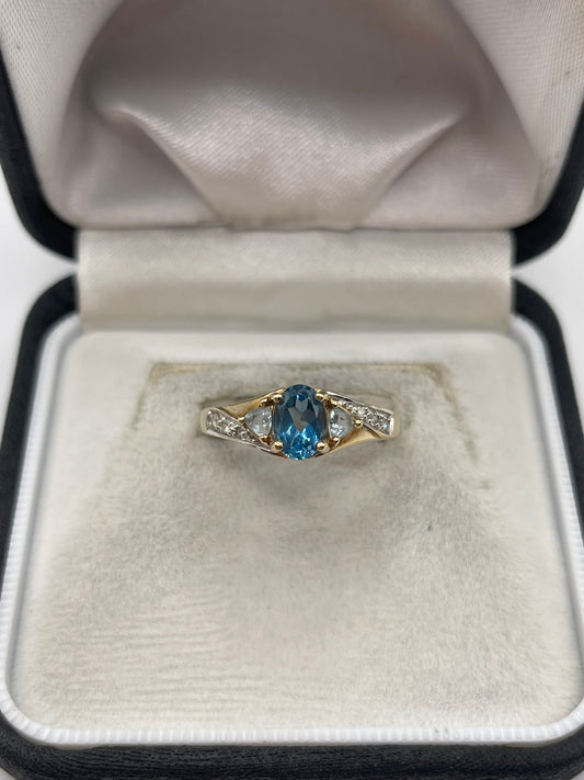 9ct gold topaz and diamond ring