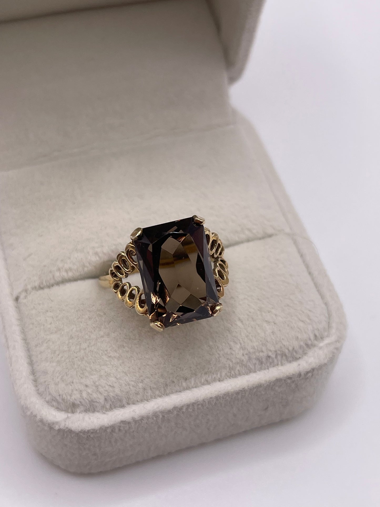 9ct gold Smokey quartz ring