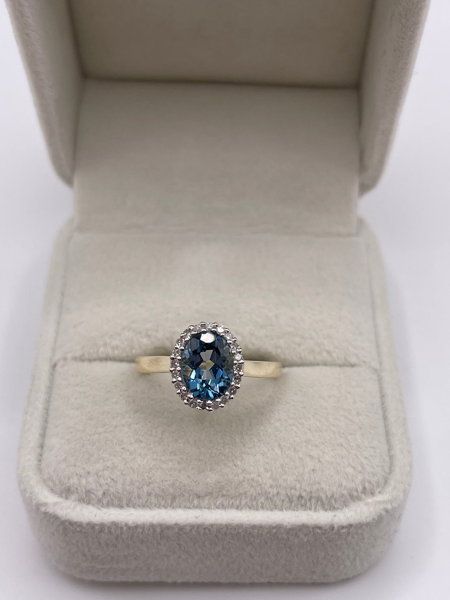 9ct gold topaz and diamond ring