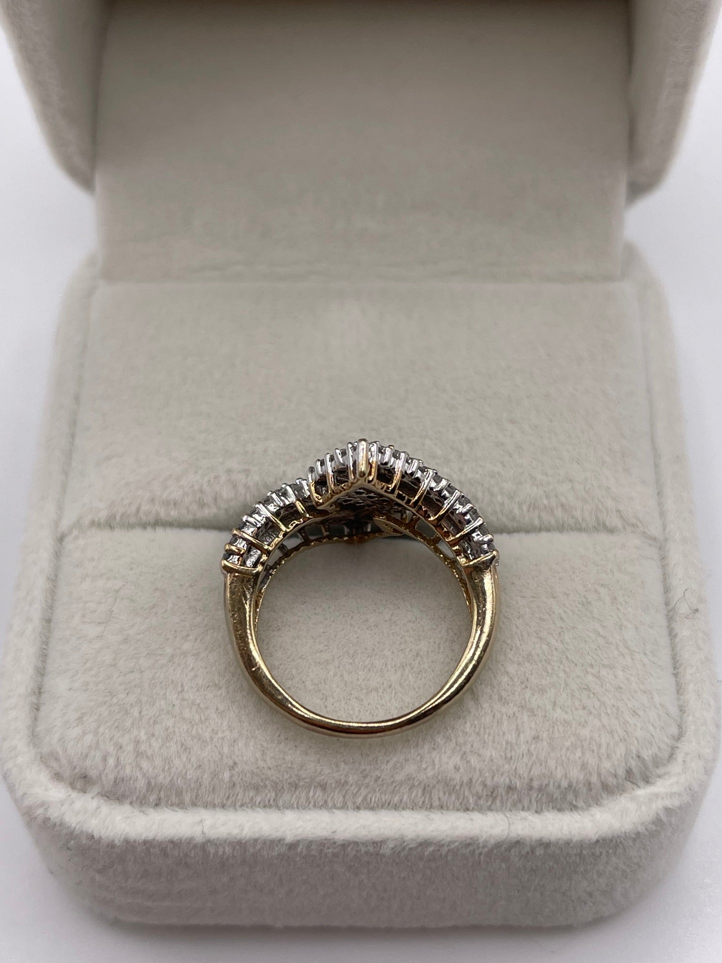 9ct gold diamond cluster ring