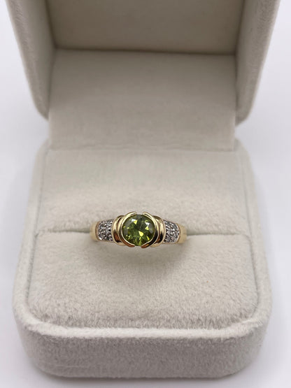 9ct gold peridot and diamond ring