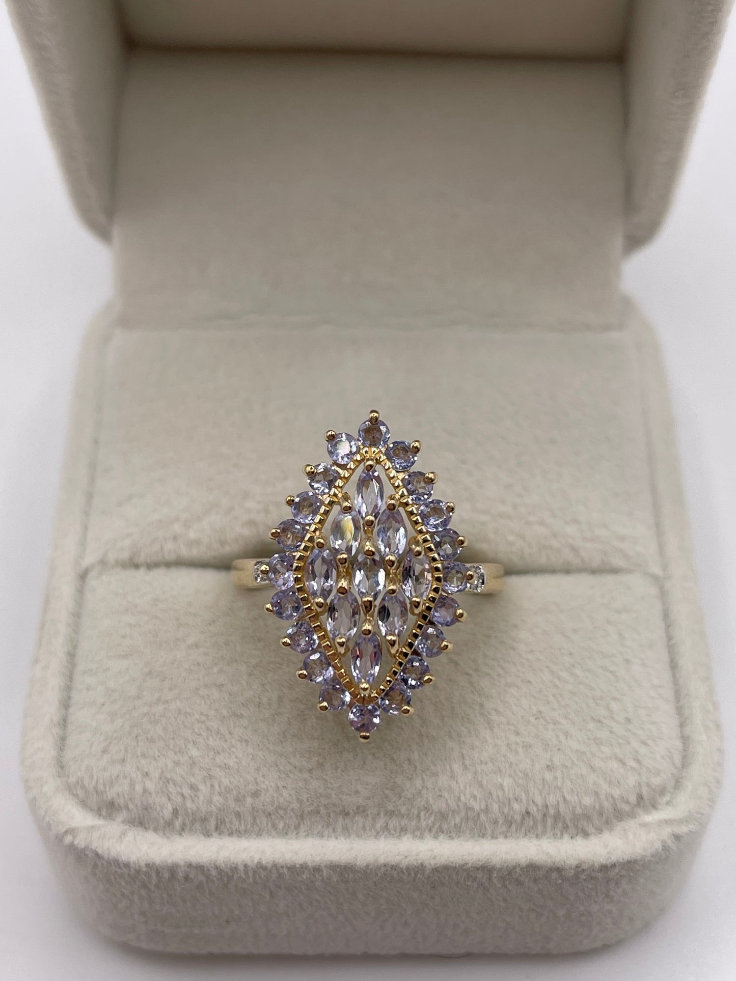9ct gold tanzanite and diamond ring
