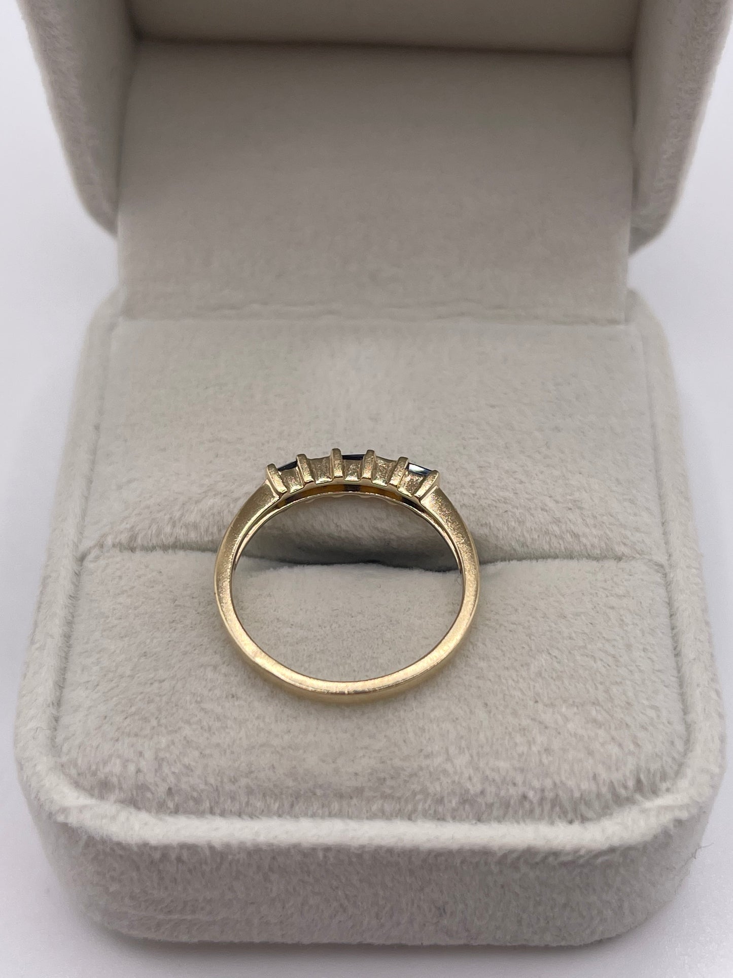 9ct gold sapphire and diamond ring