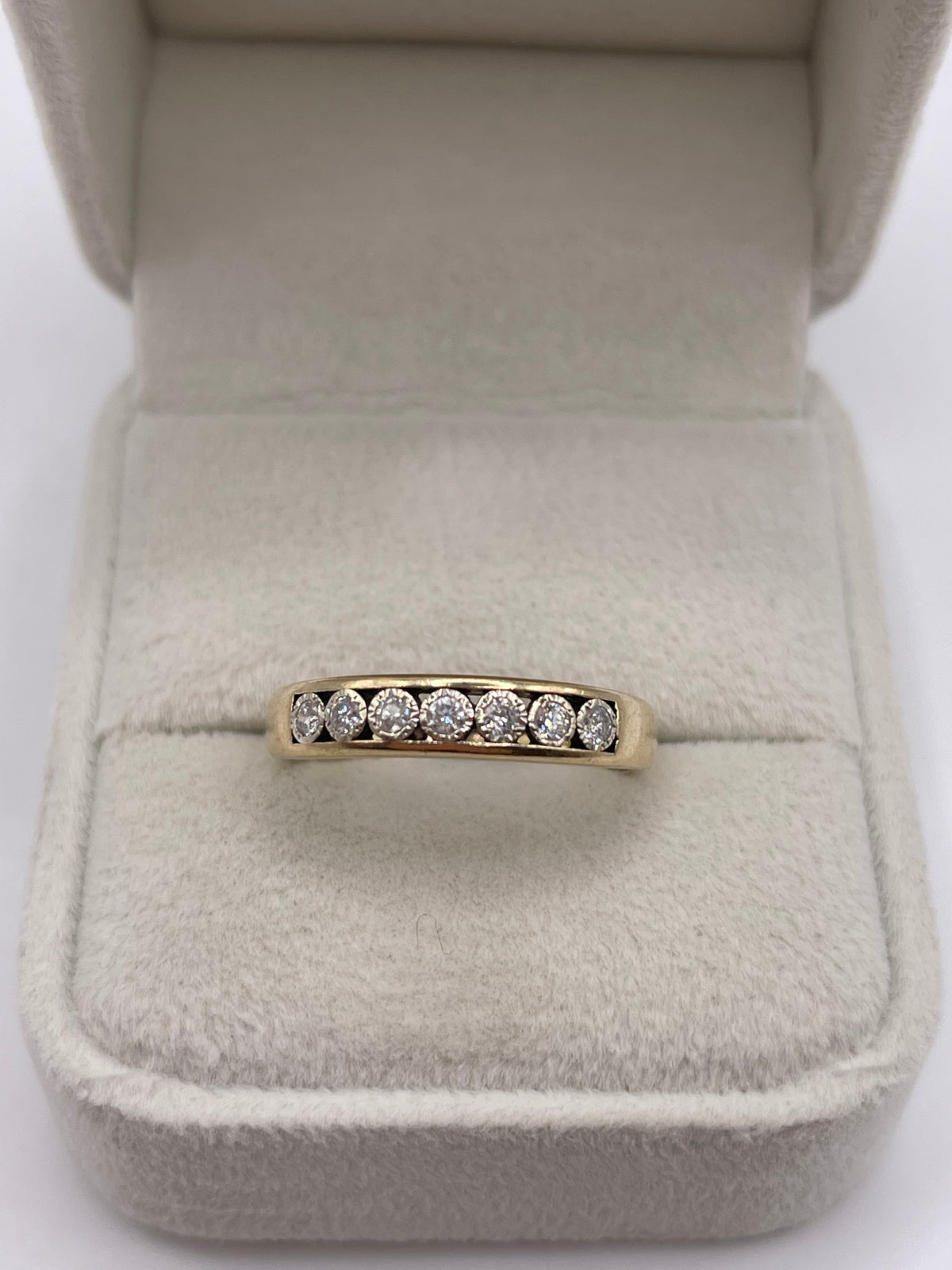 9ct gold diamond ring