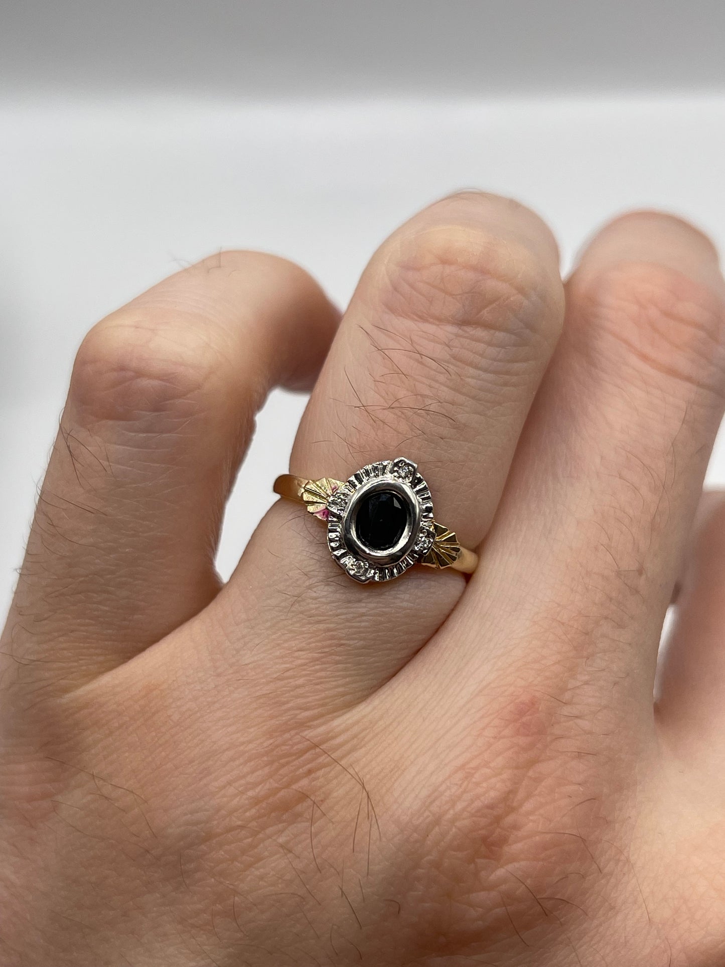 9ct gold sapphire and diamond ring