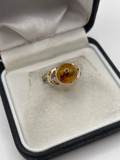9ct gold amber ring