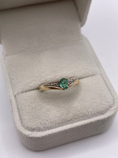 9ct gold emerald and diamond ring