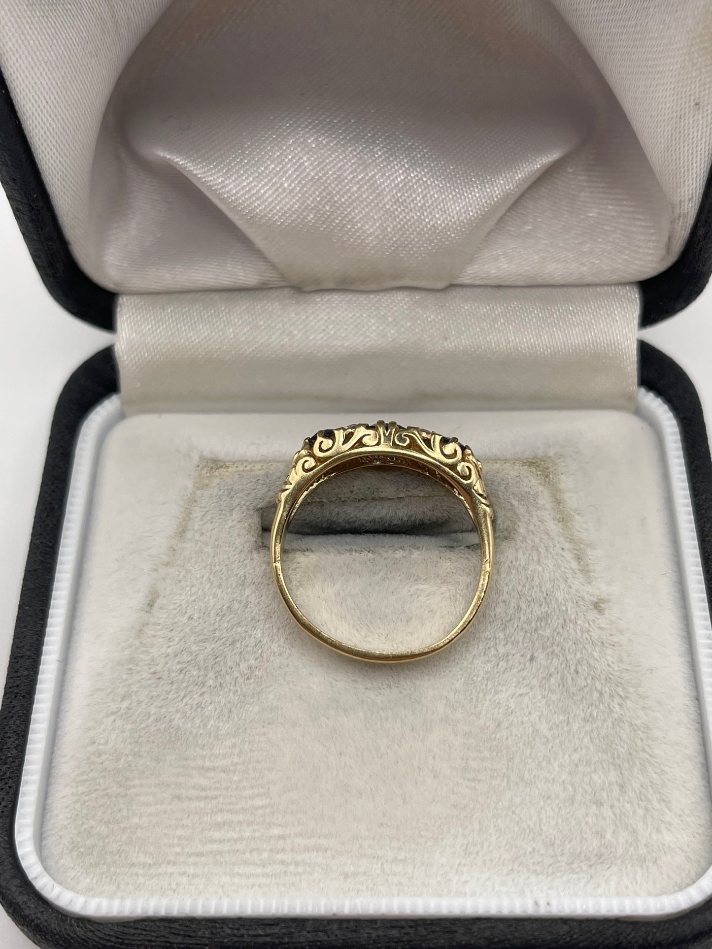 9ct gold sapphire and diamond ring