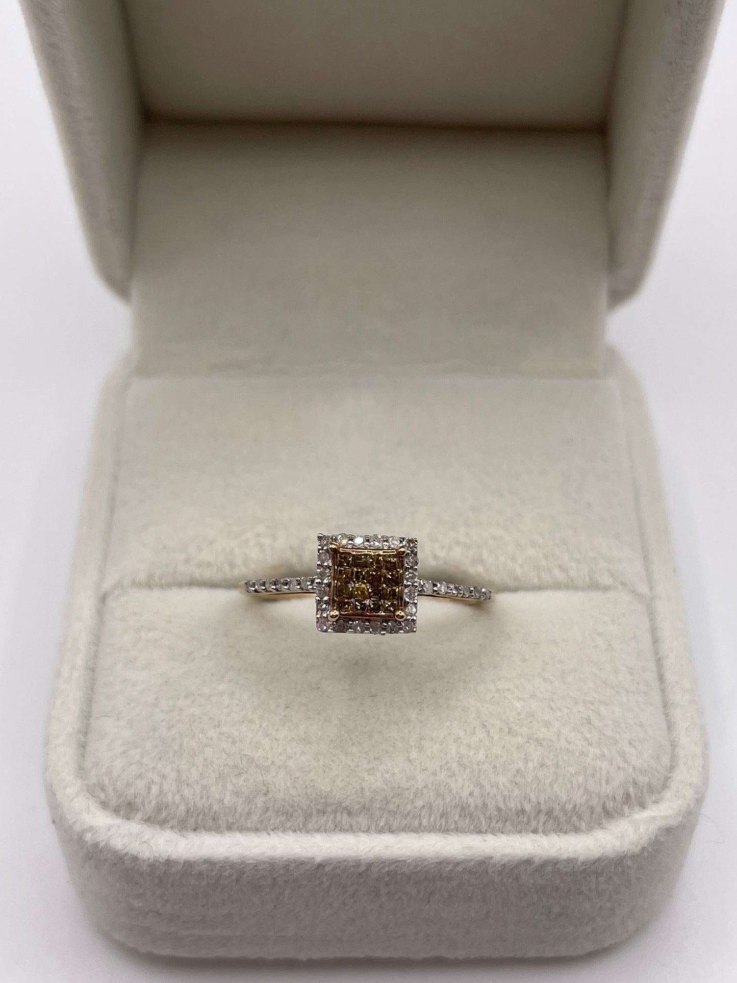 9ct gold diamond cluster ring