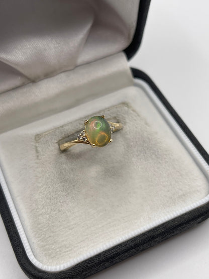 14ct gold opal and diamond ring