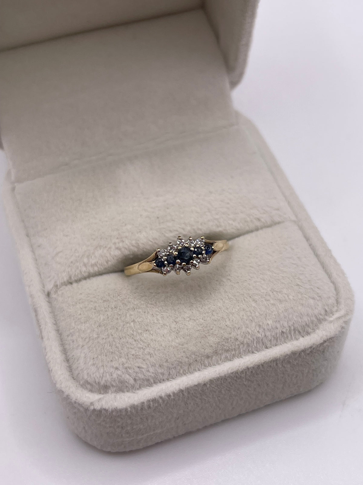 9ct gold sapphire and diamond ring