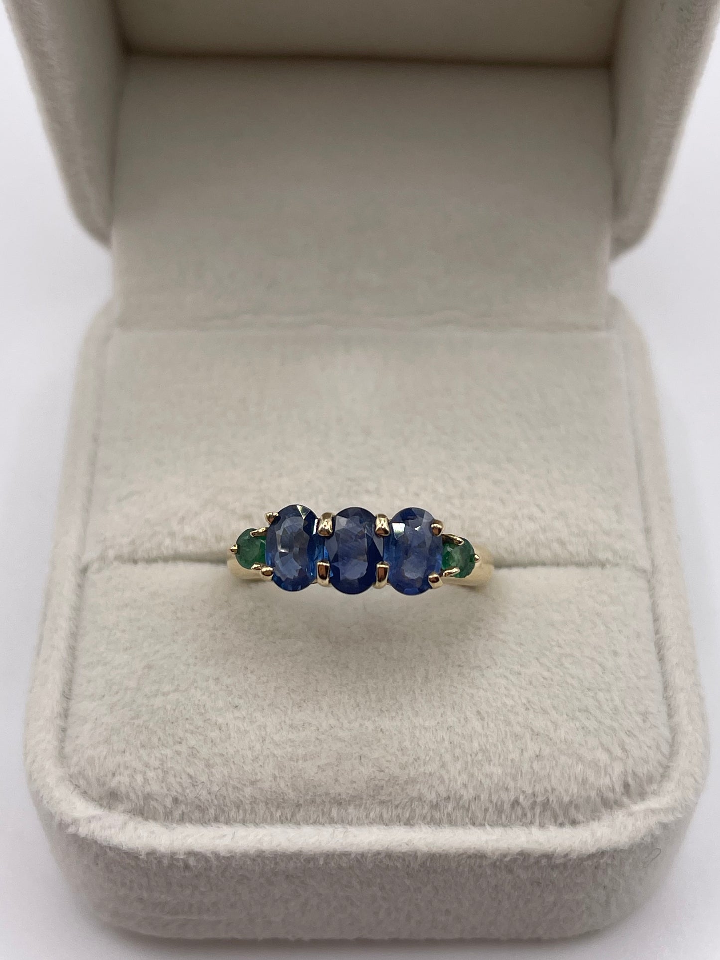 9ct gold sapphire and emerald ring