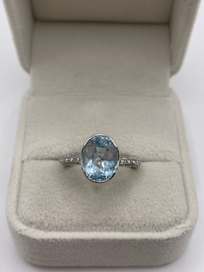 18ct white gold aquamarine and diamond ring